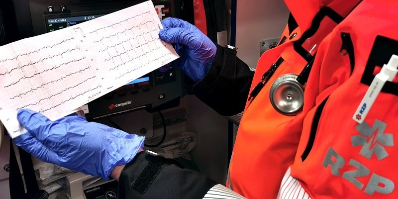 EKG v rukách záchranára - hodnotenie a popis EKG v ambulancii ZZS 